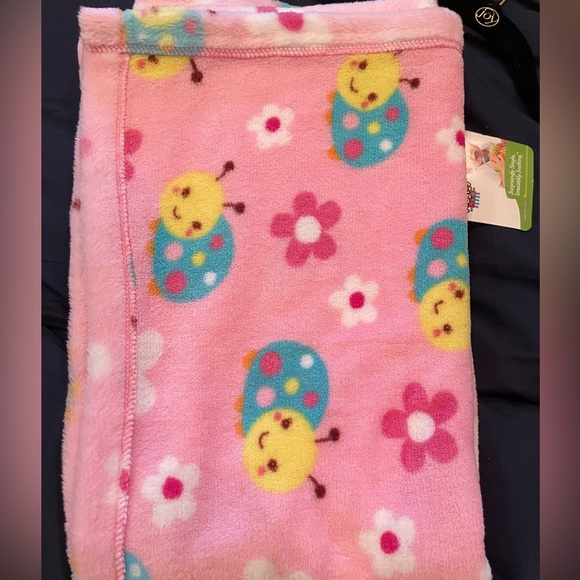 2 NWT Baby Blankets โ Taggies Ladybug & Blankets and Beyond Pink Dot - Picture 5 of 9